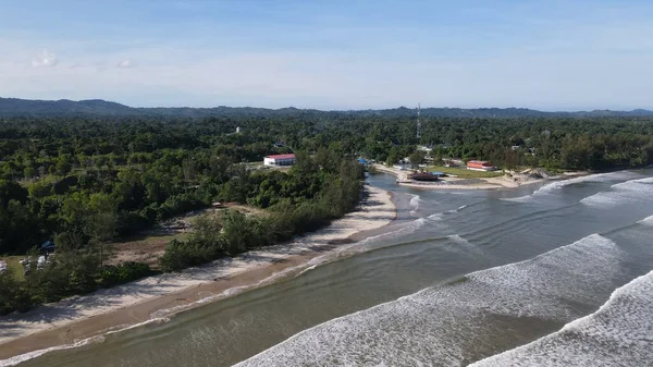 Miri Şehri 'nin ünlü plajları, nehirleri, şehirleri ve manzaralı çevresiyle Landmark ve Turist Çekim alanları