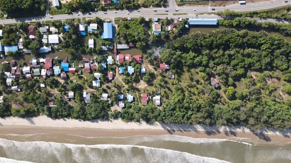 Miri Şehri 'nin ünlü plajları, nehirleri, şehirleri ve manzaralı çevresiyle Landmark ve Turist Çekim alanları