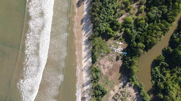 Miri Şehri 'nin ünlü plajları, nehirleri, şehirleri ve manzaralı çevresiyle Landmark ve Turist Çekim alanları