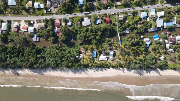 Miri Şehri 'nin ünlü plajları, nehirleri, şehirleri ve manzaralı çevresiyle Landmark ve Turist Çekim alanları