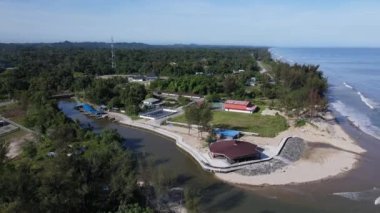 Miri Şehri 'nin ünlü plajları, nehirleri, şehirleri ve manzaralı çevresiyle Landmark ve Turist Çekim alanları