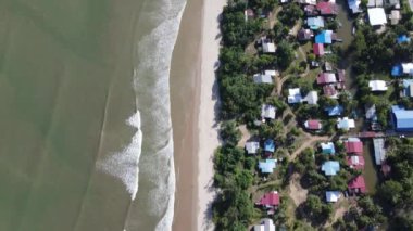 Miri Şehri 'nin ünlü plajları, nehirleri, şehirleri ve manzaralı çevresiyle Landmark ve Turist Çekim alanları