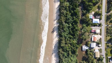 Miri Şehri 'nin ünlü plajları, nehirleri, şehirleri ve manzaralı çevresiyle Landmark ve Turist Çekim alanları