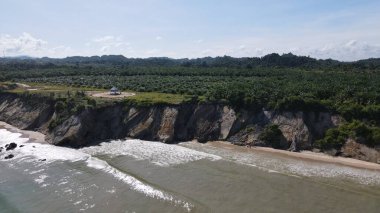Miri Şehri 'nin ünlü plajları, nehirleri, şehirleri ve manzaralı çevresiyle Landmark ve Turist Çekim alanları