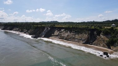 Miri Şehri 'nin ünlü plajları, nehirleri, şehirleri ve manzaralı çevresiyle Landmark ve Turist Çekim alanları