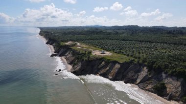 Miri Şehri 'nin ünlü plajları, nehirleri, şehirleri ve manzaralı çevresiyle Landmark ve Turist Çekim alanları