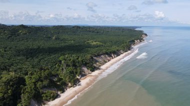 Miri Şehri 'nin ünlü plajları, nehirleri, şehirleri ve manzaralı çevresiyle Landmark ve Turist Çekim alanları