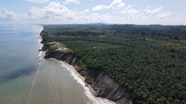 Miri Şehri 'nin ünlü plajları, nehirleri, şehirleri ve manzaralı çevresiyle Landmark ve Turist Çekim alanları