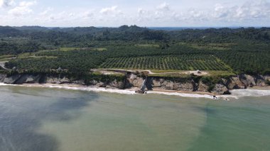 Miri Şehri 'nin ünlü plajları, nehirleri, şehirleri ve manzaralı çevresiyle Landmark ve Turist Çekim alanları