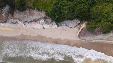 Miri Şehri 'nin ünlü plajları, nehirleri, şehirleri ve manzaralı çevresiyle Landmark ve Turist Çekim alanları