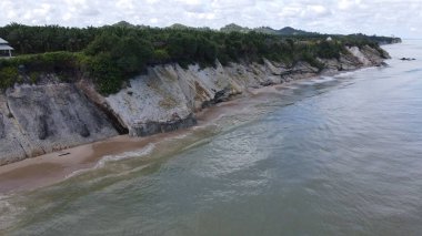 Miri Şehri 'nin ünlü plajları, nehirleri, şehirleri ve manzaralı çevresiyle Landmark ve Turist Çekim alanları