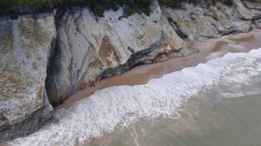Miri Şehri 'nin ünlü plajları, nehirleri, şehirleri ve manzaralı çevresiyle Landmark ve Turist Çekim alanları