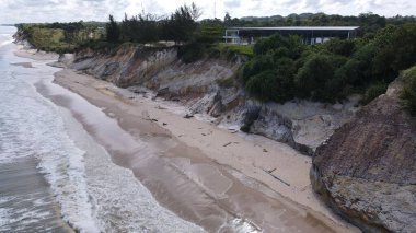 Miri Şehri 'nin ünlü plajları, nehirleri, şehirleri ve manzaralı çevresiyle Landmark ve Turist Çekim alanları
