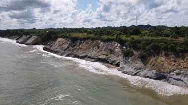 Miri Şehri 'nin ünlü plajları, nehirleri, şehirleri ve manzaralı çevresiyle Landmark ve Turist Çekim alanları