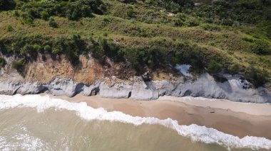 Miri Şehri 'nin ünlü plajları, nehirleri, şehirleri ve manzaralı çevresiyle Landmark ve Turist Çekim alanları