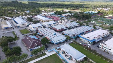 Miri Şehri 'nin ünlü plajları, nehirleri, şehirleri ve manzaralı çevresiyle Landmark ve Turist Çekim alanları
