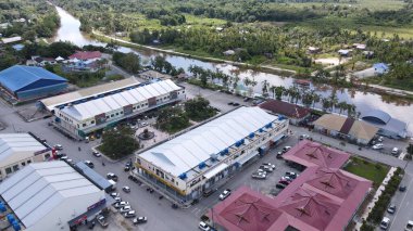 Miri Şehri 'nin ünlü plajları, nehirleri, şehirleri ve manzaralı çevresiyle Landmark ve Turist Çekim alanları