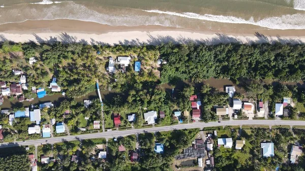 Miri Şehri 'nin ünlü plajları, nehirleri, şehirleri ve manzaralı çevresiyle Landmark ve Turist Çekim alanları