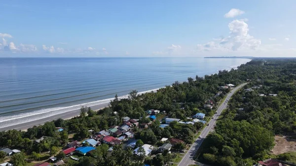 Miri Şehri 'nin ünlü plajları, nehirleri, şehirleri ve manzaralı çevresiyle Landmark ve Turist Çekim alanları