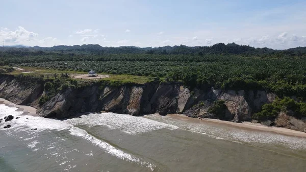 Miri Şehri 'nin ünlü plajları, nehirleri, şehirleri ve manzaralı çevresiyle Landmark ve Turist Çekim alanları