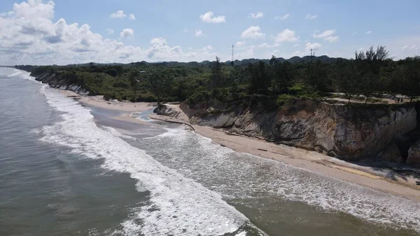 Miri Şehri 'nin ünlü plajları, nehirleri, şehirleri ve manzaralı çevresiyle Landmark ve Turist Çekim alanları