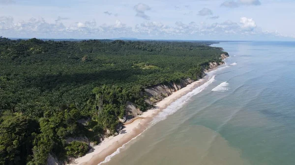 Miri Şehri 'nin ünlü plajları, nehirleri, şehirleri ve manzaralı çevresiyle Landmark ve Turist Çekim alanları