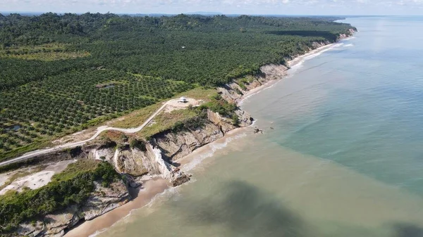 Miri Şehri 'nin ünlü plajları, nehirleri, şehirleri ve manzaralı çevresiyle Landmark ve Turist Çekim alanları