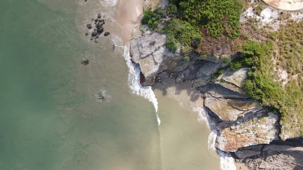 Miri Şehri 'nin ünlü plajları, nehirleri, şehirleri ve manzaralı çevresiyle Landmark ve Turist Çekim alanları