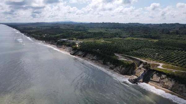 Miri Şehri 'nin ünlü plajları, nehirleri, şehirleri ve manzaralı çevresiyle Landmark ve Turist Çekim alanları