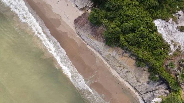 Miri Şehri 'nin ünlü plajları, nehirleri, şehirleri ve manzaralı çevresiyle Landmark ve Turist Çekim alanları