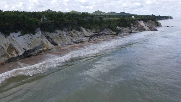 Miri Şehri 'nin ünlü plajları, nehirleri, şehirleri ve manzaralı çevresiyle Landmark ve Turist Çekim alanları
