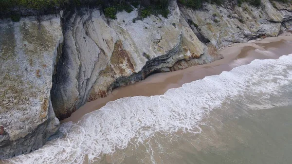 Miri Şehri 'nin ünlü plajları, nehirleri, şehirleri ve manzaralı çevresiyle Landmark ve Turist Çekim alanları