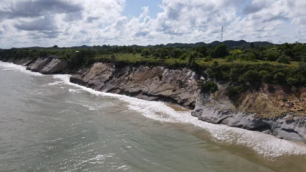 Miri Şehri 'nin ünlü plajları, nehirleri, şehirleri ve manzaralı çevresiyle Landmark ve Turist Çekim alanları