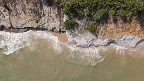 Miri Şehri 'nin ünlü plajları, nehirleri, şehirleri ve manzaralı çevresiyle Landmark ve Turist Çekim alanları