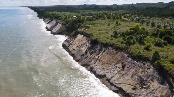 Miri Şehri 'nin ünlü plajları, nehirleri, şehirleri ve manzaralı çevresiyle Landmark ve Turist Çekim alanları