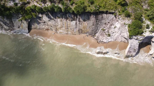 Miri Şehri 'nin ünlü plajları, nehirleri, şehirleri ve manzaralı çevresiyle Landmark ve Turist Çekim alanları