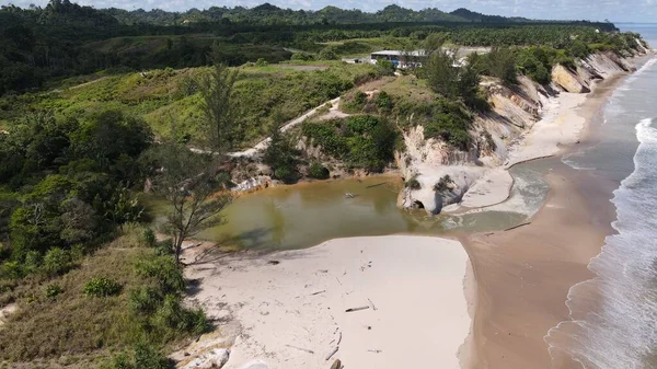 Miri Şehri 'nin ünlü plajları, nehirleri, şehirleri ve manzaralı çevresiyle Landmark ve Turist Çekim alanları