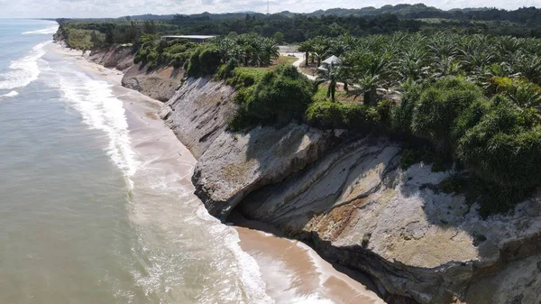 Miri Şehri 'nin ünlü plajları, nehirleri, şehirleri ve manzaralı çevresiyle Landmark ve Turist Çekim alanları