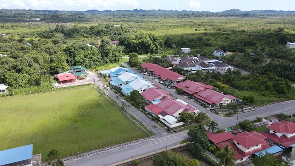 Miri Şehri 'nin ünlü plajları, nehirleri, şehirleri ve manzaralı çevresiyle Landmark ve Turist Çekim alanları