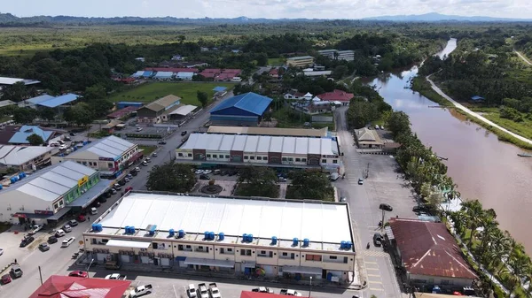 Miri Şehri 'nin ünlü plajları, nehirleri, şehirleri ve manzaralı çevresiyle Landmark ve Turist Çekim alanları