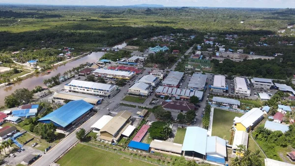Miri Şehri 'nin ünlü plajları, nehirleri, şehirleri ve manzaralı çevresiyle Landmark ve Turist Çekim alanları