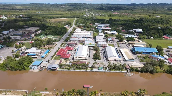 Miri Şehri 'nin ünlü plajları, nehirleri, şehirleri ve manzaralı çevresiyle Landmark ve Turist Çekim alanları