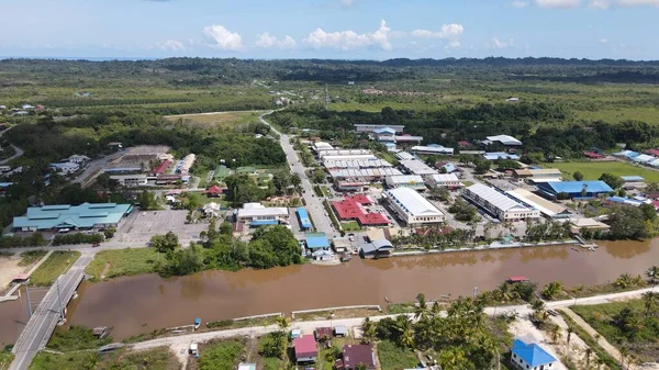 Miri Şehri 'nin ünlü plajları, nehirleri, şehirleri ve manzaralı çevresiyle Landmark ve Turist Çekim alanları