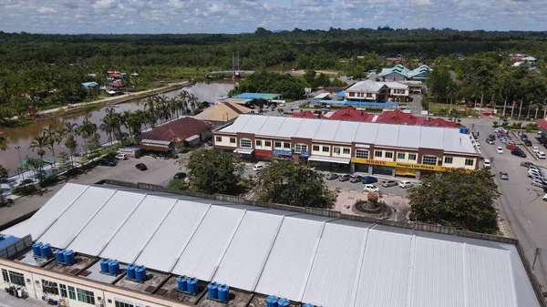 Miri Şehri 'nin ünlü plajları, nehirleri, şehirleri ve manzaralı çevresiyle Landmark ve Turist Çekim alanları