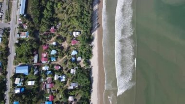 Miri Şehri 'nin ünlü plajları, nehirleri, şehirleri ve manzaralı çevresiyle Landmark ve Turist Çekim alanları
