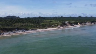 Miri Şehri 'nin ünlü plajları, nehirleri, şehirleri ve manzaralı çevresiyle Landmark ve Turist Çekim alanları