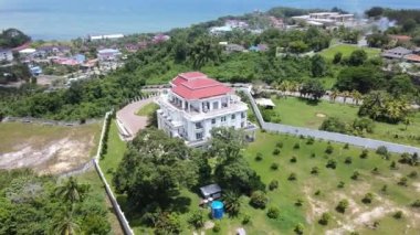 Miri Şehri 'nin ünlü plajları, nehirleri, şehirleri ve manzaralı çevresiyle Landmark ve Turist Çekim alanları