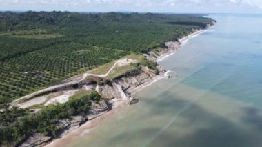Miri Şehri 'nin ünlü plajları, nehirleri, şehirleri ve manzaralı çevresiyle Landmark ve Turist Çekim alanları