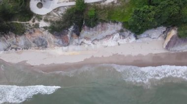 Miri Şehri 'nin ünlü plajları, nehirleri, şehirleri ve manzaralı çevresiyle Landmark ve Turist Çekim alanları