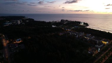 Miri Şehri 'nin ünlü plajları, nehirleri, şehirleri ve manzaralı çevresiyle Landmark ve Turist Çekim alanları